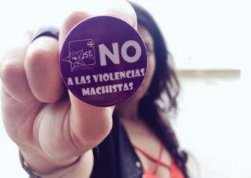 “Por unas fiestas libres y en igualdad: NO a las agresiones sexistas, Eraso Sexistarik EZ”